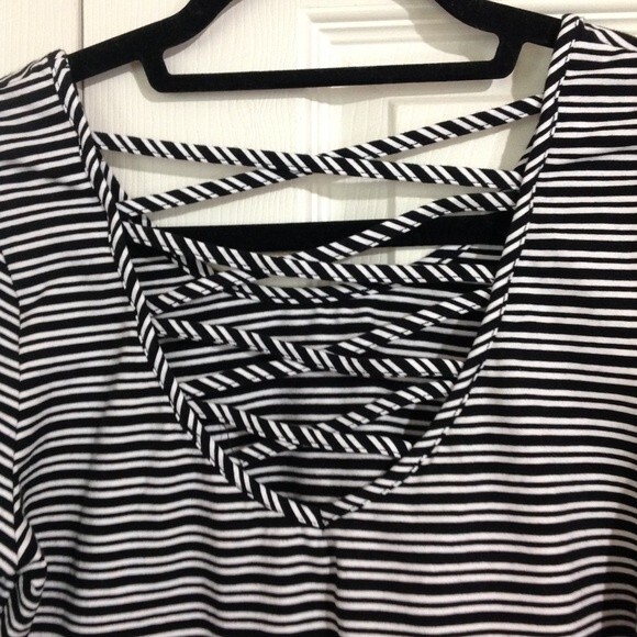 COTTON ON Large Cropped Black White Striped Crewneck Strappy Back Short Sleeves - Picture 3 of 4
